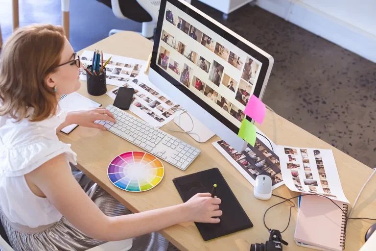 What is graphic design & what a graphic designer does? - Simboads.com